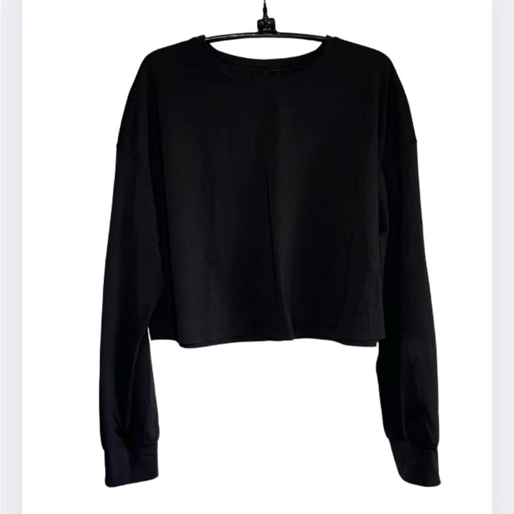 Lululemon Athletica Black Cropped long sleeve shirt